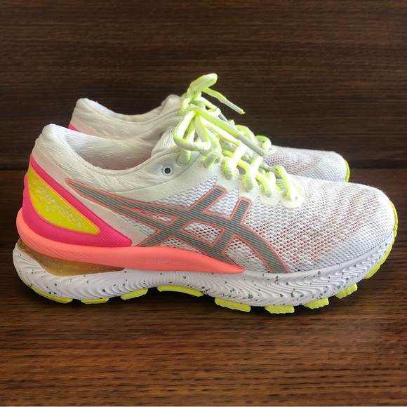 Asics Gel-Nimbus 22 Girl’s White/Pink Sneakers Size 5 - Picture 2 of 13